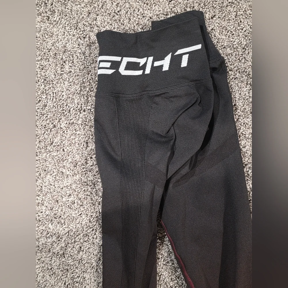ECHT Arise Ombre Black/Red Leggings Size Medium